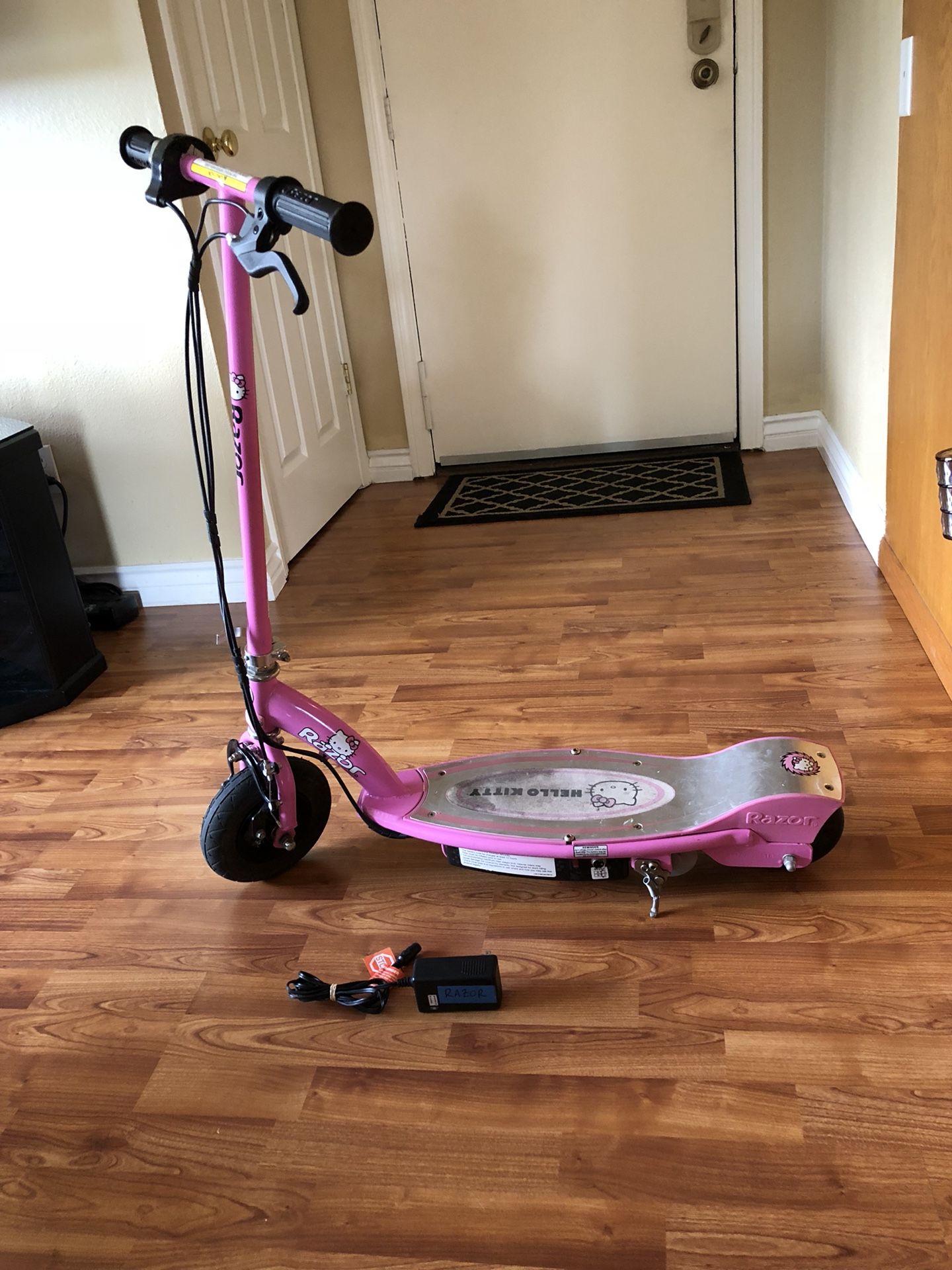 Hello Kitty Razor E100 Motorized 24V Rechargeable Electric Powered Kids Scooter Pink