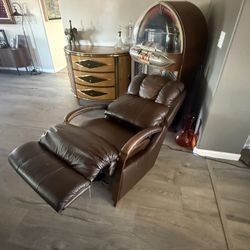 Lazy Boy Electric Leather Recliner 