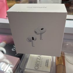 AirPods Pro (2nd Generation) with MagSafe Charging Case