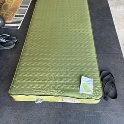 Camping Sleeping Pad, 4" Ultra-Thick Memory Foam Camping Mat with Built-in Electric Pump, 9.5 R-Value Insulated Self Inflating Air Mattress Sleeping P