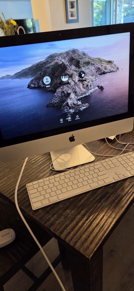 Apple Desktop Computer 