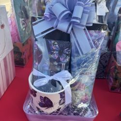 Victoria’s Secret lotion and mug set