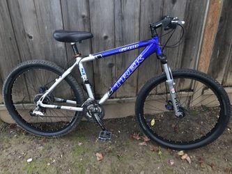 Medium Trek 6700 Mountain Bike Good Condition 