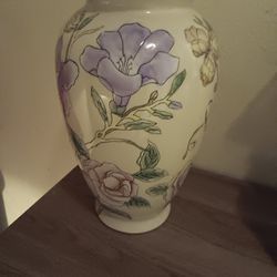 1 1/2ft Tall Heavy Flower Vase!