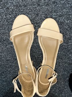 Cushionare Nude Women’s Heels Size 8