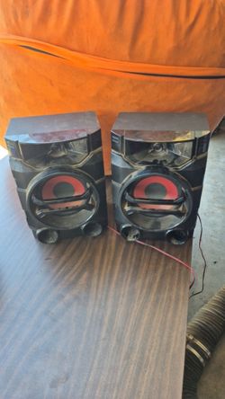 Pair of LG Party Speakers