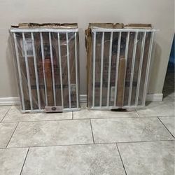 Extra Wide Safety Gate / Pet Gate - Fits Openings 24” - 40.5”