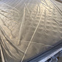 California King Size Bed Mattress Beautyrest Black B Class Extra Firm Series World Class Hybrid Purple Restore Rejuvenate Saatva Tempurpedic Avocado 