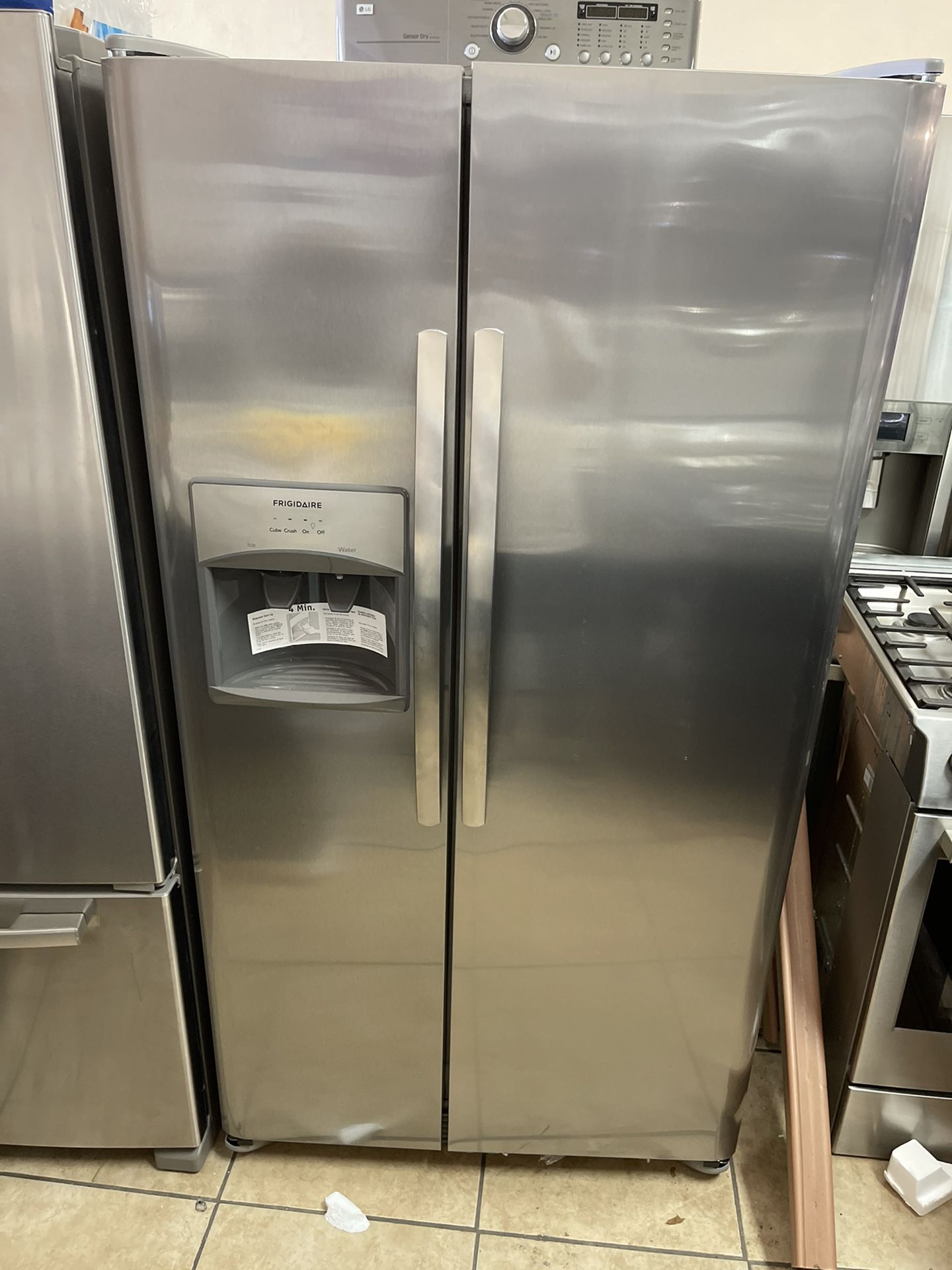 Side By Side Frigidaire Refrigerator Like New Manufacturer 2021