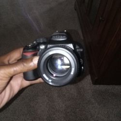 Nikon Black Medium