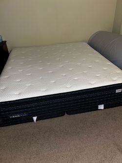 King size Therapedic mattress with box springs