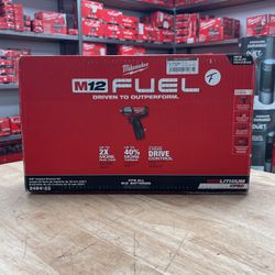M12 FUEL™ 3/8" Impact Wrench Kit