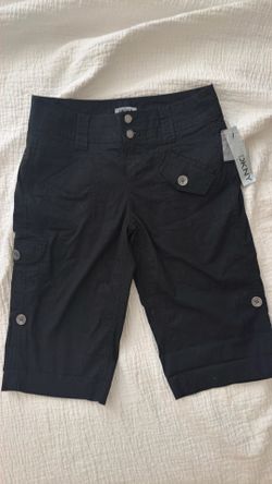 DKNY women’s shorts/capri size 2, black NWT