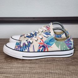Chuck Taylor All-Star Low Women's Shoes Size 9 for Sale in Downey, CA - OfferUp