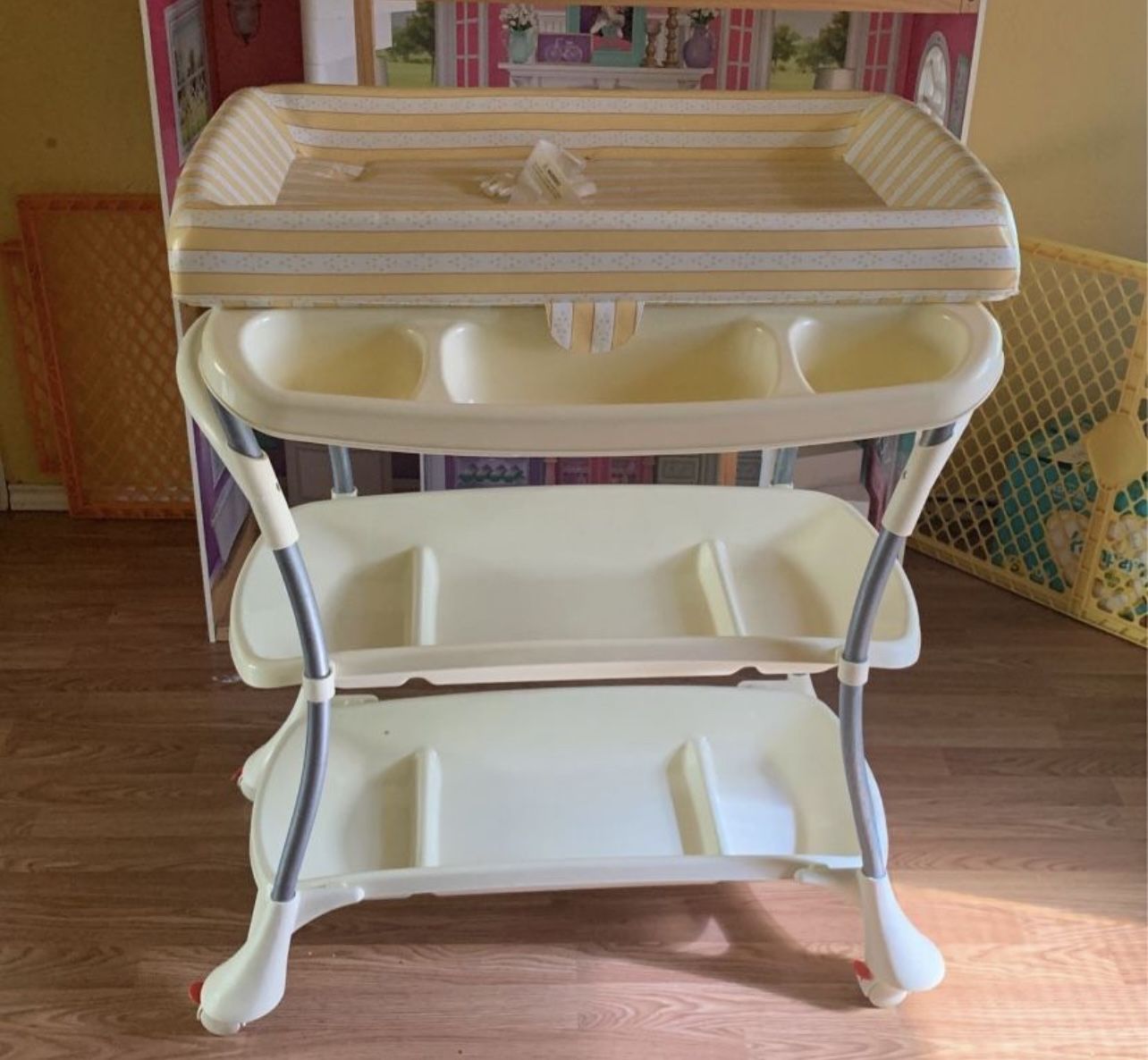 Baby Bathtub & Changing Table Combo
