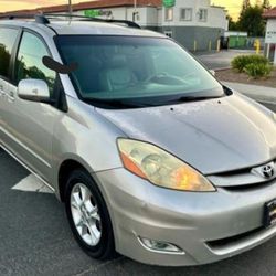 2004 Toyota Sienna 