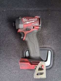 MIKWAUKEE M18 FUEL IMPACT DRIVER