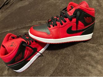 Jordan 1  mid Alternate bred