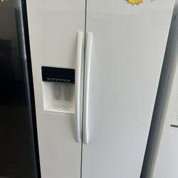 White Side By Side GE Refrigerator 
