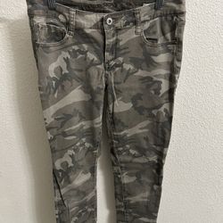 Camo Jeans Women’s Size 5