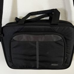 New Targus Notebook Carry Case 12.1 Sleeve Whit Strap 