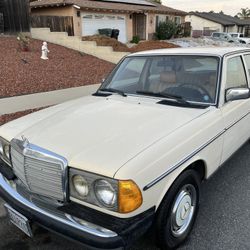 1982 Mercedes-Benz 240