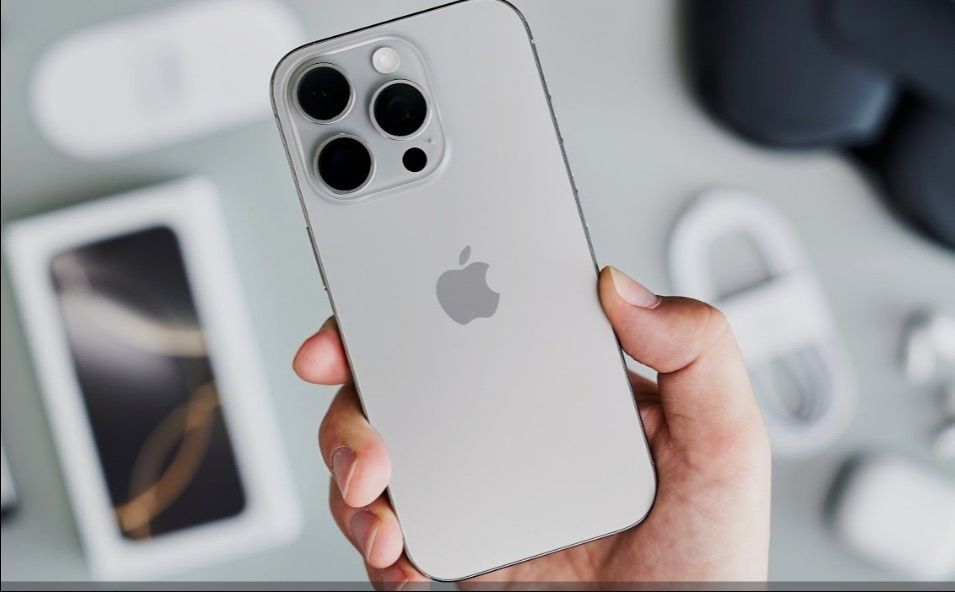 iPhone 16 Pro Max 256 GB — Liberado para cualquier operador + Funda de regalo 🤩 ¡Por solo $849!