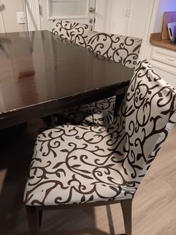 ✨Price Negotiable✨Heavy Duty Wooden Family Table Set (5)Chairs Included