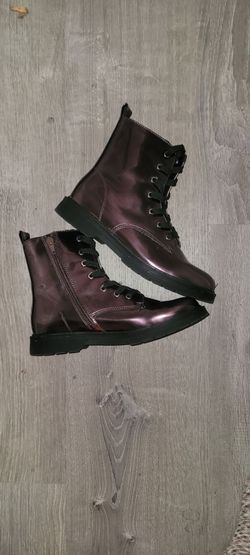 Purpple/black metallic boots from Penny's 4.5 youth. Worn once