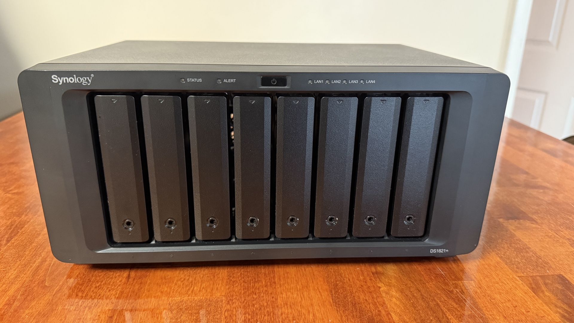 Synology DS1821+ Diskstation NAS