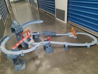 Thomas the train trscksMaster Risky Rails Bridge Drop