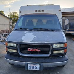 2002G MC utility work truck