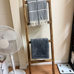 Wood Blanket Or Towel Ladder For home Bedroom