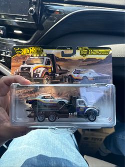 Hot Wheels Team Transport Chevrolet Car Transporter 1:64 Diecast Blue/Silver