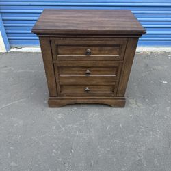 Costco Taylor Nightstand – Like New