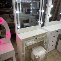 New White Vanity With Stool