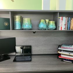 Executive Desk & Hutch 