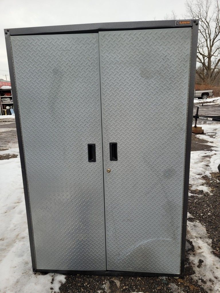 Gladiator metal tool / storage cabinet