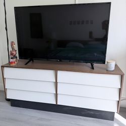 Modern 6-Drawer Dresser – White & Wood Finish