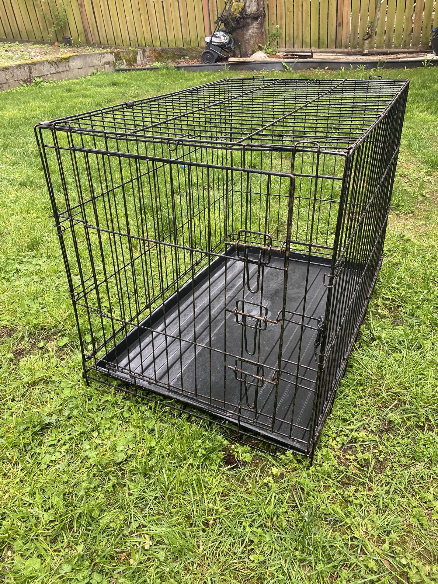 πΎ Prevue Hendryx Large Folding Dog Crate β 36β x 23β x 26β πΆ Spacious, secure, and easy to fold for travel or storage!