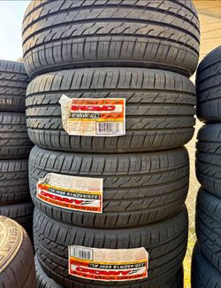 225/45/18 Arroyo vendo un set de llantas nuevas con 50,000 millas de garantía ✅🤩I am selling a set of new tires with a 50,000 mile warranty ✅