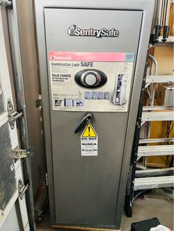WOW! SENTRYSAFE, Fireproof, Upright, Locking combination gun safe (12 rifle storage)