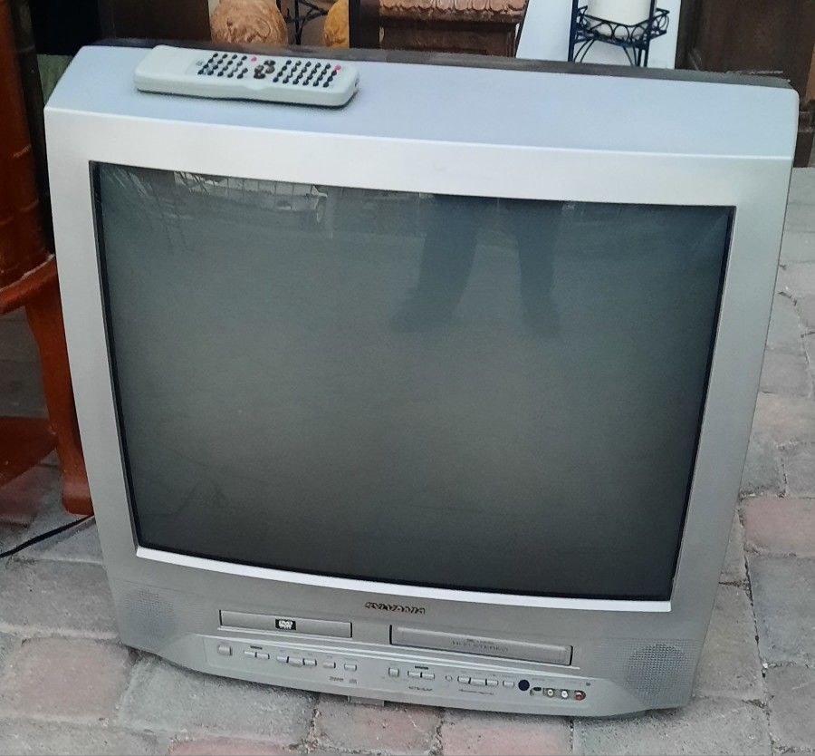 Sylvania DVD VHS 27inch TV Combo Model 6727DF