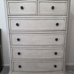 DRESSER- 6 DRAWERS