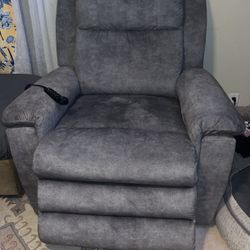 La Z Boy Reclining Lounge Chair