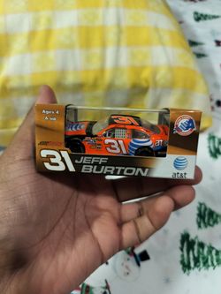 2008 #31 Jeff Burton AT&T 1/64 NASCAR Diecast Car! New!