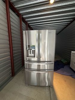 Whirlpool French Door Refrigerator – Excellent Condition!