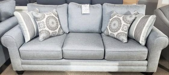 Gorgeous 2-Piece Sofa & Loveseat Set - Light Gray with Accent Pillows