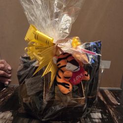 Mens Cologne Valentines Day Basket/Gift Set, Body Spray, Hydrating Body Cream 