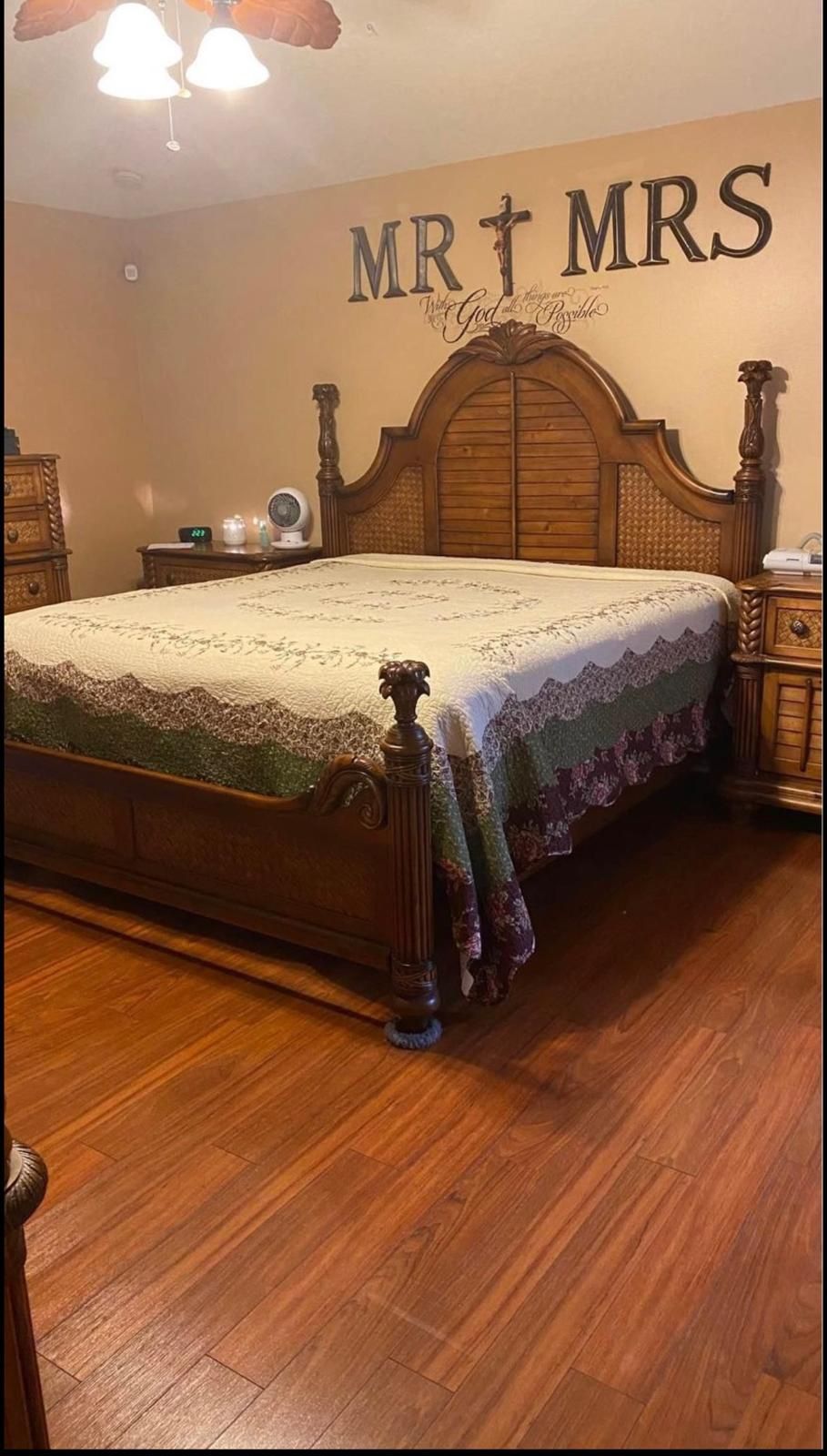 Tommy Bahama Style Bedroom Set ( Deliver Available)